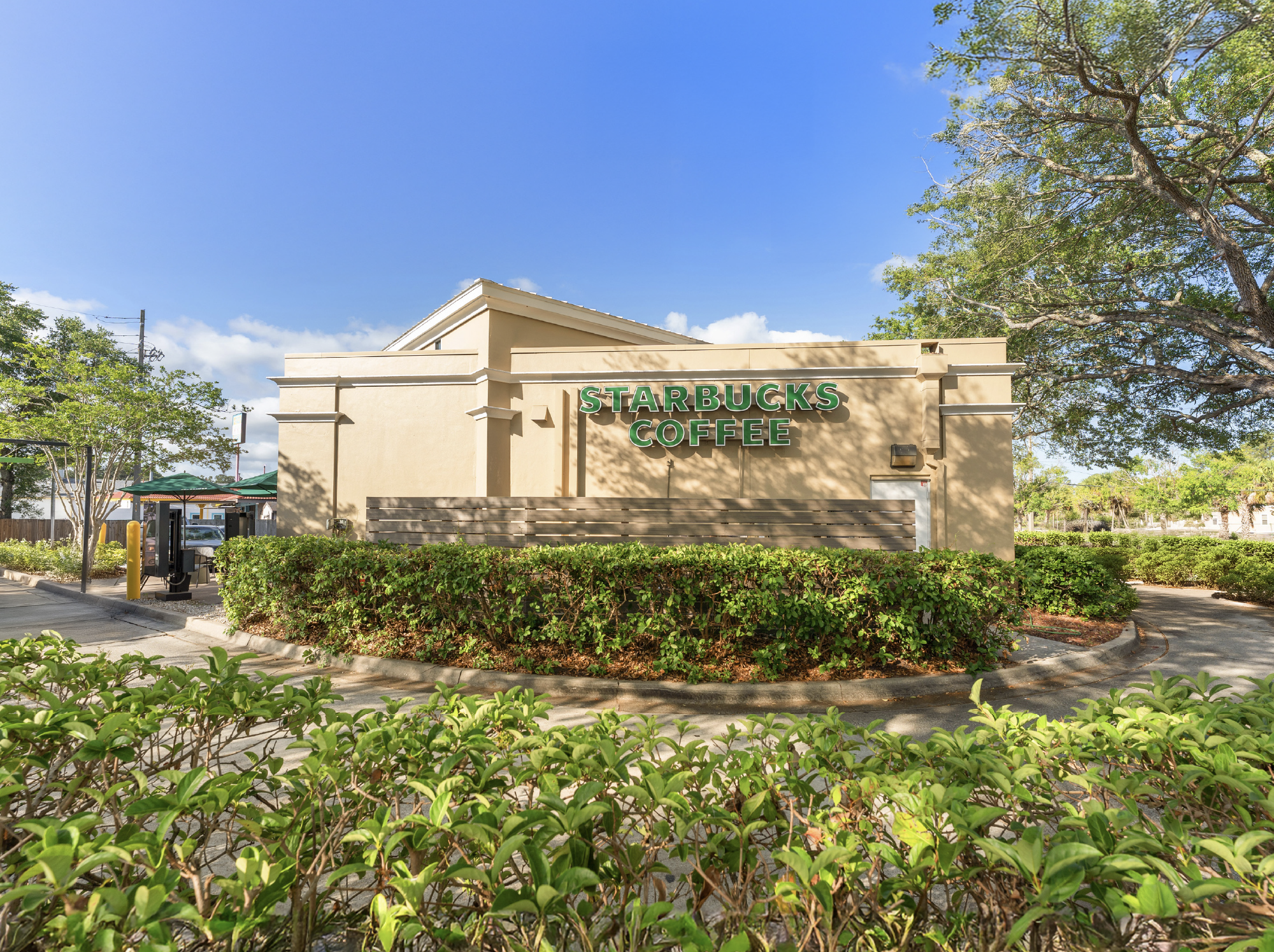 Jacksonville: Starbucks Lease｜Dividenz, image size:2000x1496